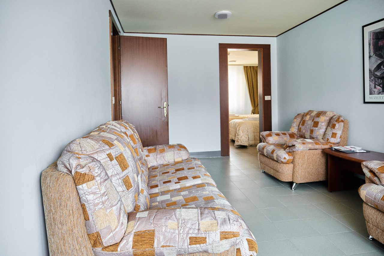 Апартаменты (Апартаменты1.1), Отель Русь