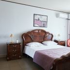 Люкс (Люкс1С), Отель Русь