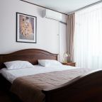 Люкс (Люкс1С), Отель Русь