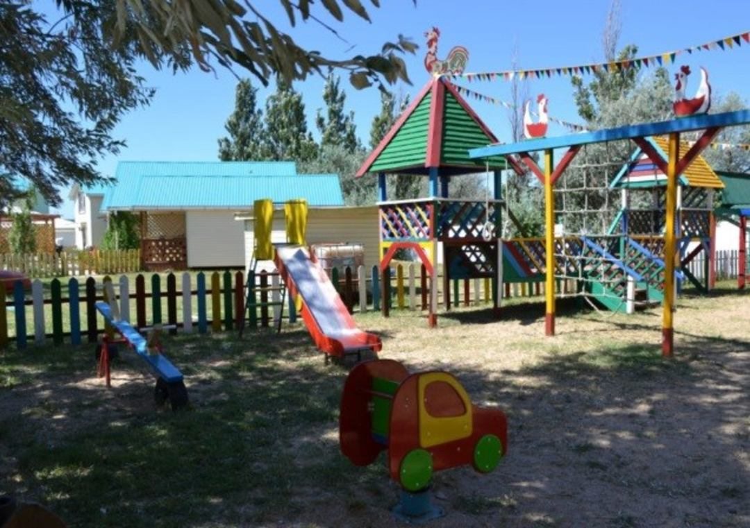 Детская площадка, База отдыха Дельта
