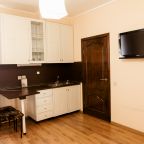 De Luxe (Комфорт двухкомнатный с кухней), Гостевой дом Бристоль