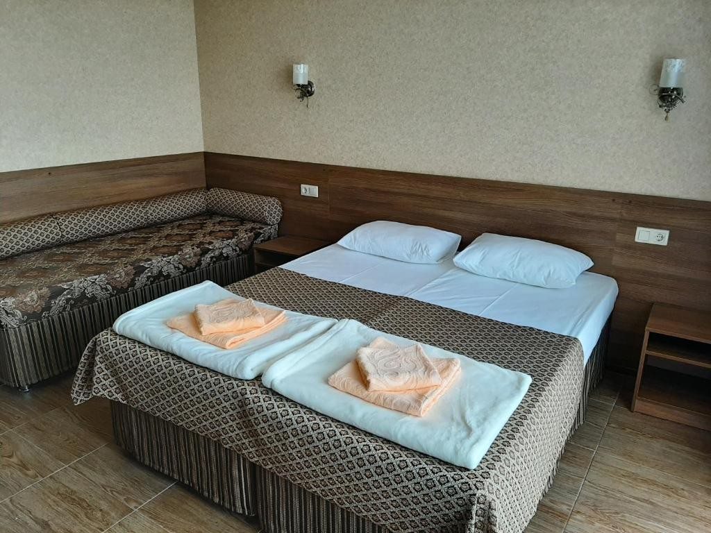 Двухместный (Бюджетный двухместный номер с 2 отдельными кроватями) гостевого дома Юлия, Лоо