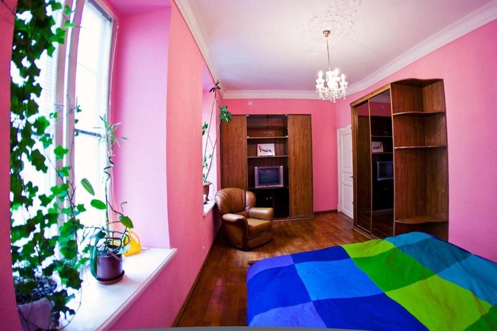 Двухместный (Большой двухместный номер) гостевого дома Питер на Грибоедова, Санкт-Петербург