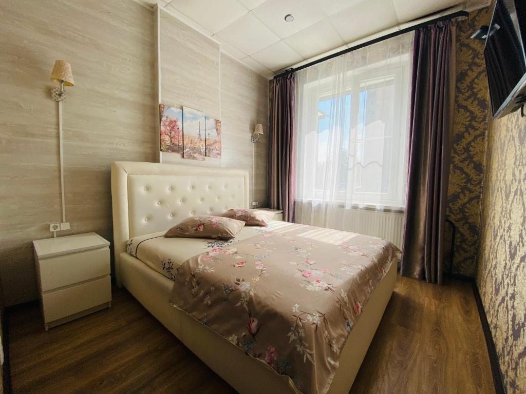 Двухместный (Двухместный номер с 1 кроватью и собственной ванной комнатой) отеля Плюс, Санкт-Петербург