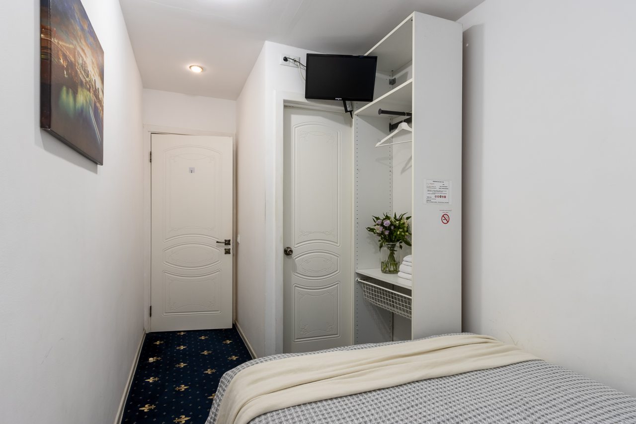 Номер (Стандартный номера с душевой), Отель Номера у Морского вокзала