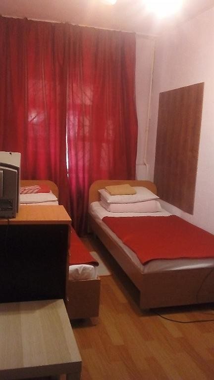 Двухместный (Двухместный номер с 2 отдельными кроватями и собственной ванной комнатой) гостевого дома Фонтанка 32, Санкт-Петербург
