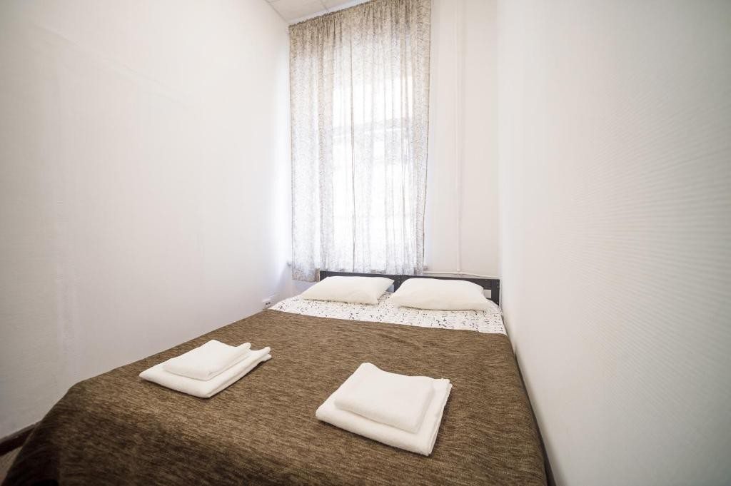 Двухместный (Стандартный двухместный номер с 1 кроватью и общей ванной комнатой) отеля Чайковский на Неве, Санкт-Петербург