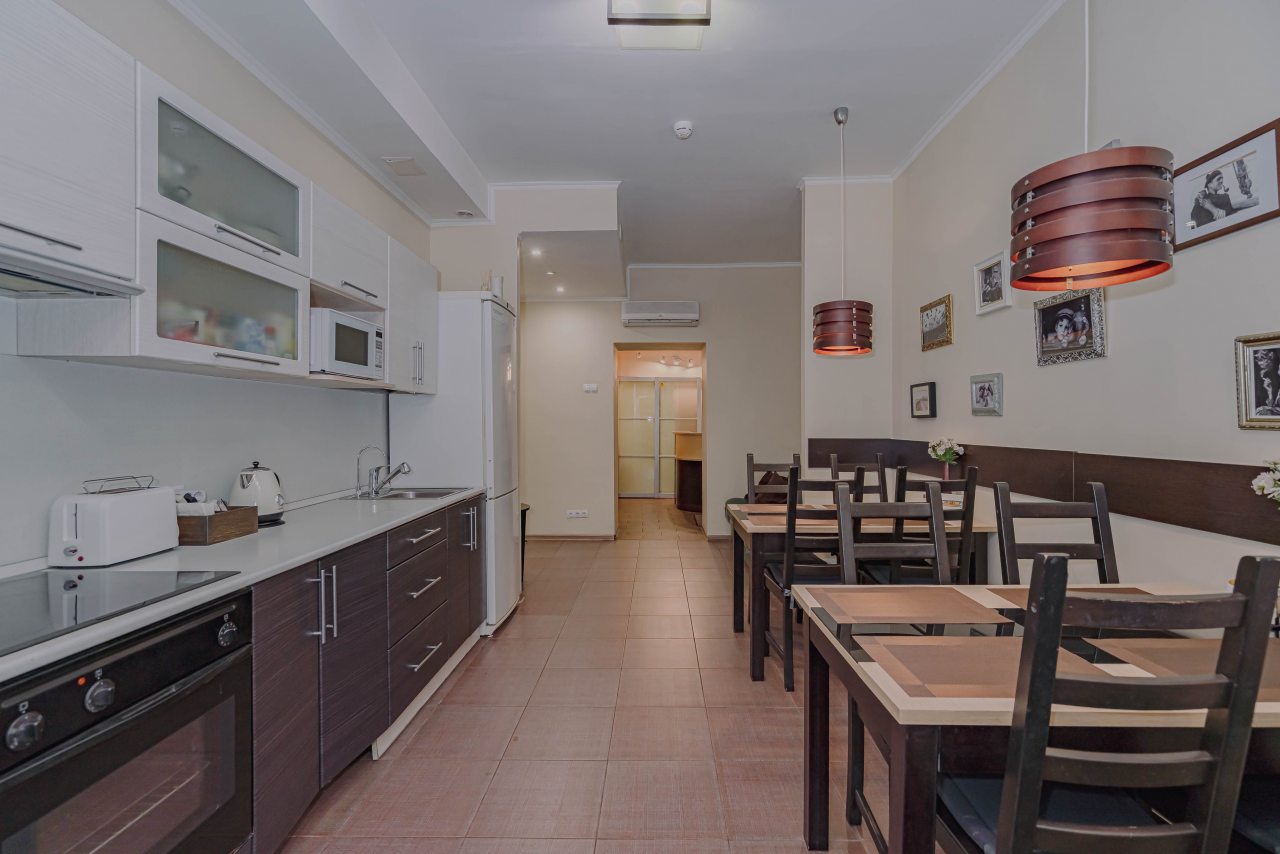 Общая кухня, Отель Априори