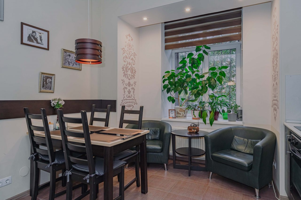 Общая кухня, Отель Априори