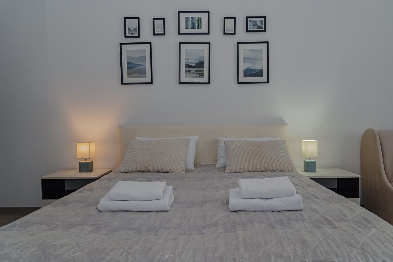 Апартаменты (Просторные двухкомнатные #37), Отель Априори