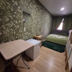 Двухместный (Стандартный номер с общим санузлом и душем), Отель Адванс-Трио