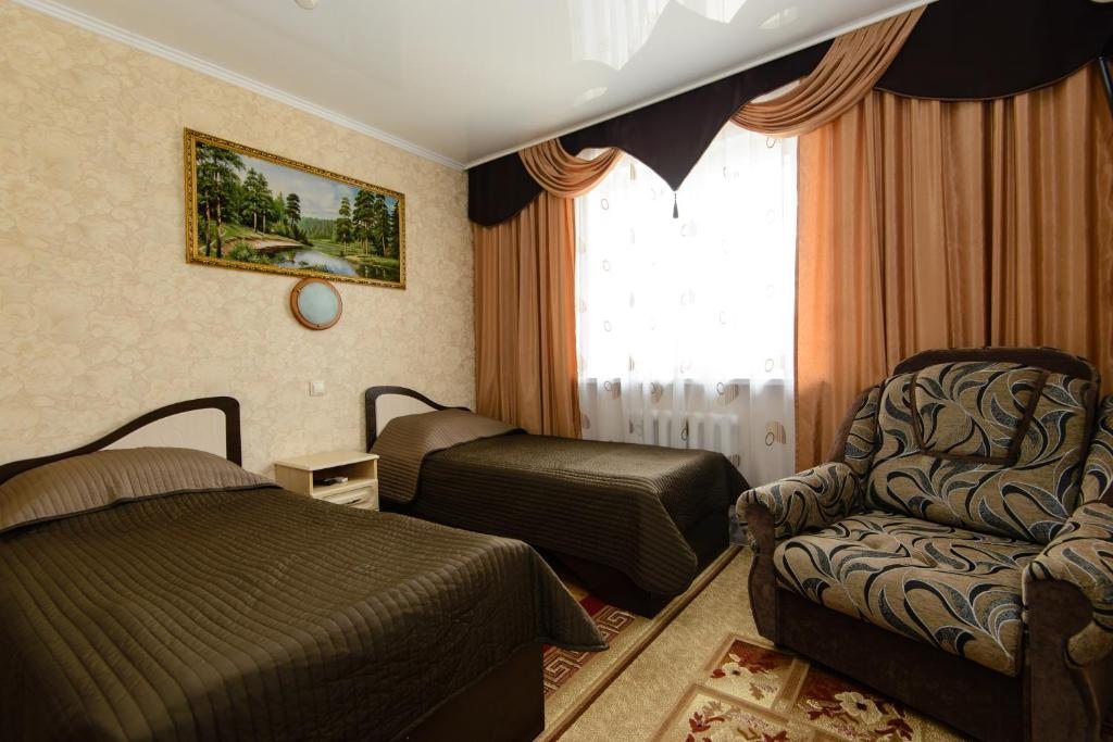Двухместный (Двухместный номер с 2 отдельными кроватями и дополнительной кроватью) отеля Баваренок, Белокуриха