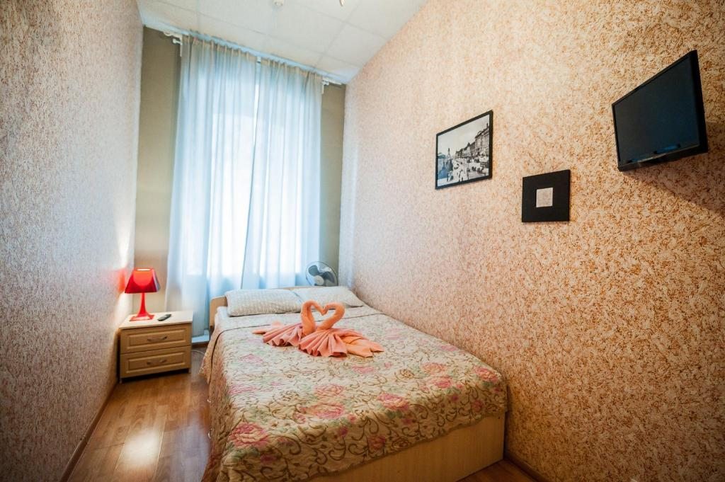Двухместный (Двухместный номер с 1 кроватью и общей ванной комнатой) мини-отеля Белинский, Санкт-Петербург