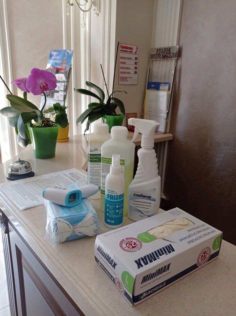 Используются чистящие средства для защиты от коронавируса, Мини-отель Мечта