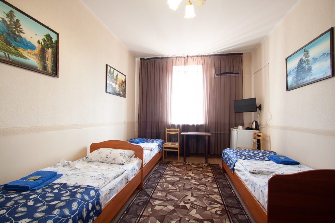 Трехместный (Трехместный номер эконом-класса) гостиницы На Тракте, Екатеринбург