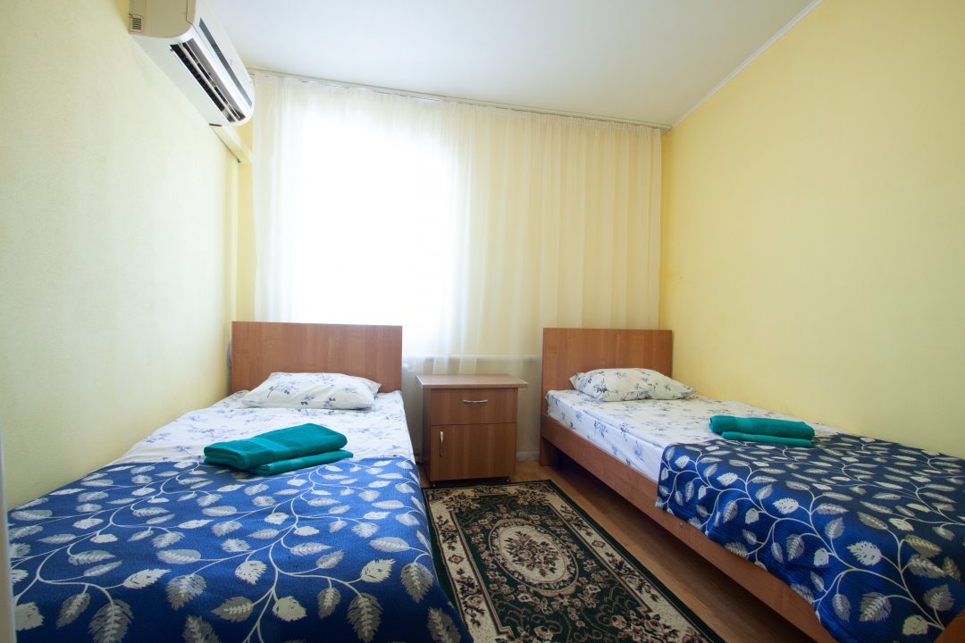 Двухместный (Двухместный номер с 2 отдельными кроватями и душем) гостиницы На Тракте, Екатеринбург