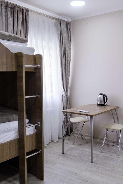 Номер (Спальное место на двухъярусной кровати в общем номере для мужчин и женщин) гостиницы CARE, Красноярск