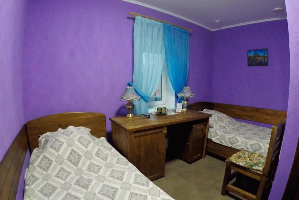 Двухместный (Двухместный номер с 2 отдельными кроватями и ванной) мини-гостиницы Garni Inn, Красноярск