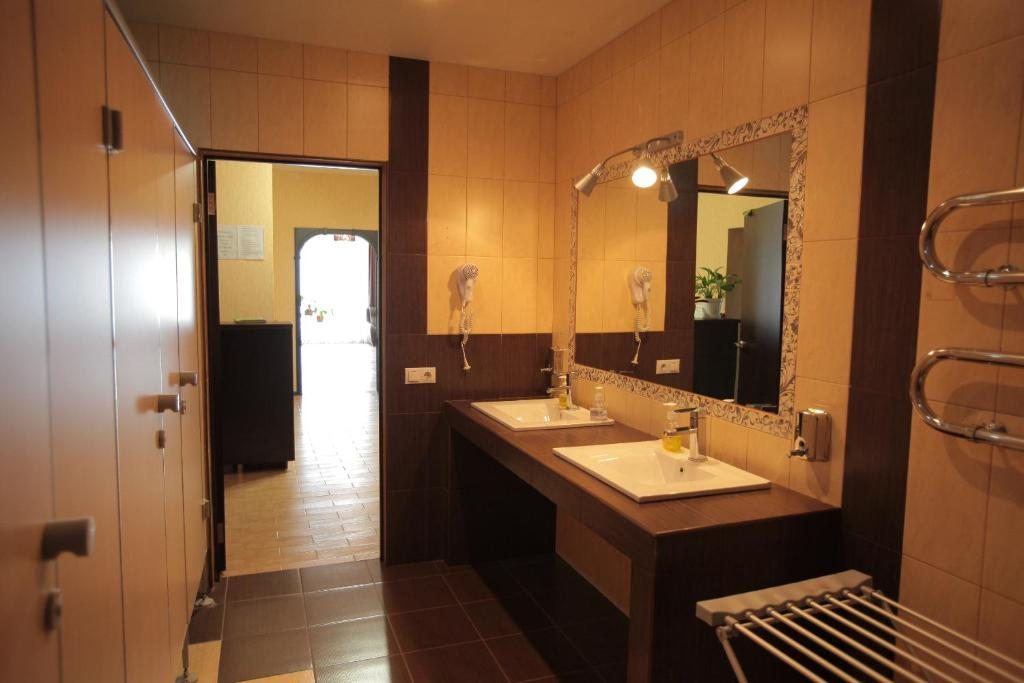 Семейный (Семейный номер с общей ванной комнатой) гостевого дома Gold Oven, Чебоксары