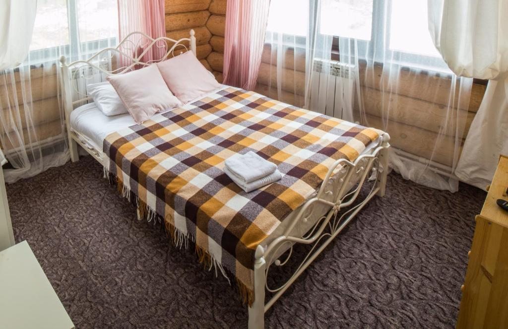 Двухместный (Стандартный номер с кроватью размера «king-size») загородного отеля Усадьба Жемчужная, Чебоксары