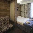 Студио (С кроватью размера king-size и диван-кроватью), Отель Клуб Путешественников 1