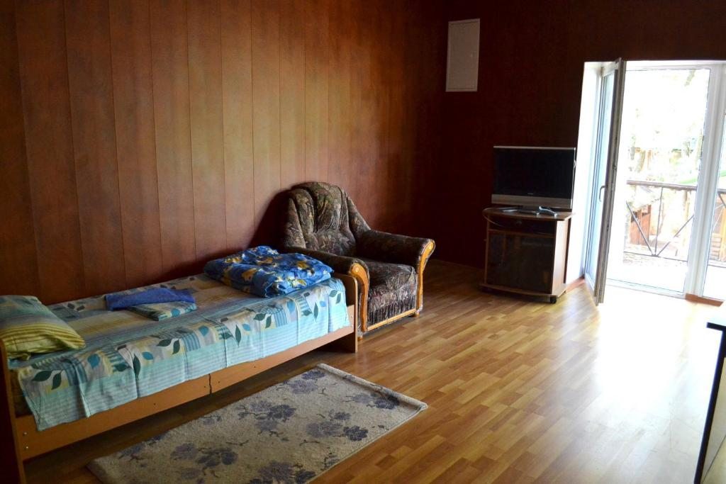 Трехместный (Трехместный номер с общей ванной комнатой) мини-отеля ССК, Воронеж