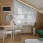 Трёхместный и более (С 2 односпальными кроватями), Гостевой дом Бархат