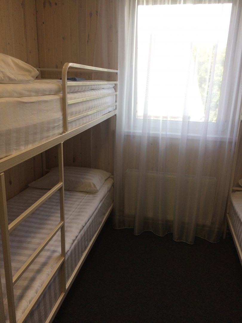 Шестиместный (Койко-место в общем мужском номере) мини-отеля Дача, Ижевск