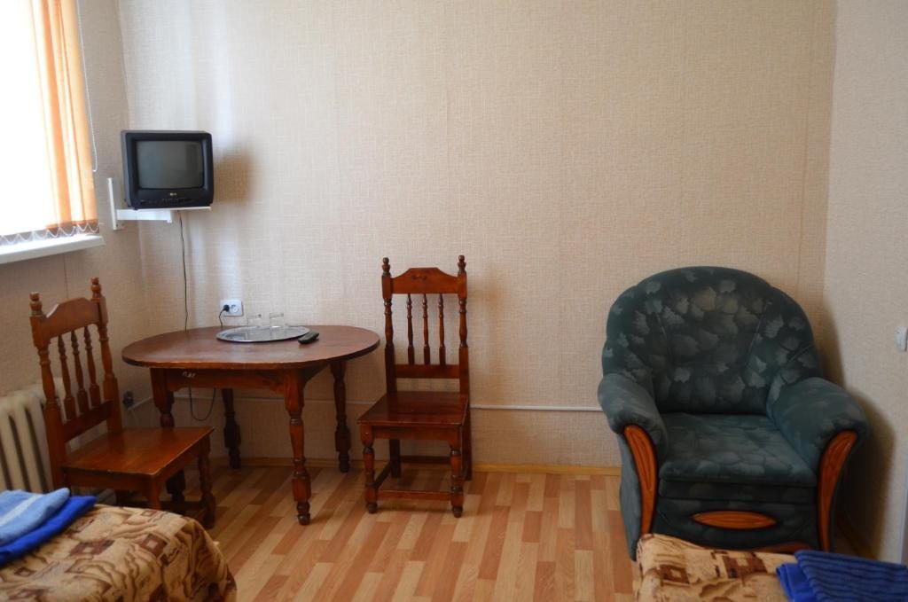 Двухместный (Двухместный номер с 2 отдельными кроватями и душем) мини-гостиницы Динамо Брянск
