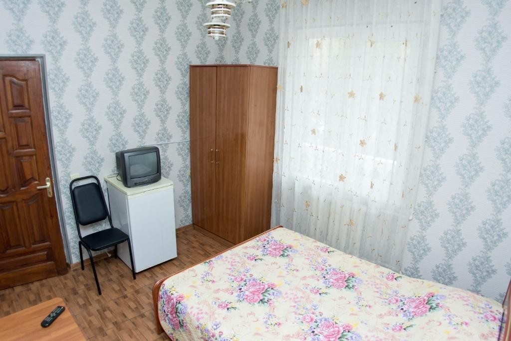 Двухместный (Бюджетный двухместный номер с 1 кроватью) гостевого дома Черномор, Адлер