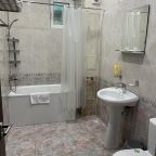 Трёхместный и более (Вид на город), Гостиница Аррива