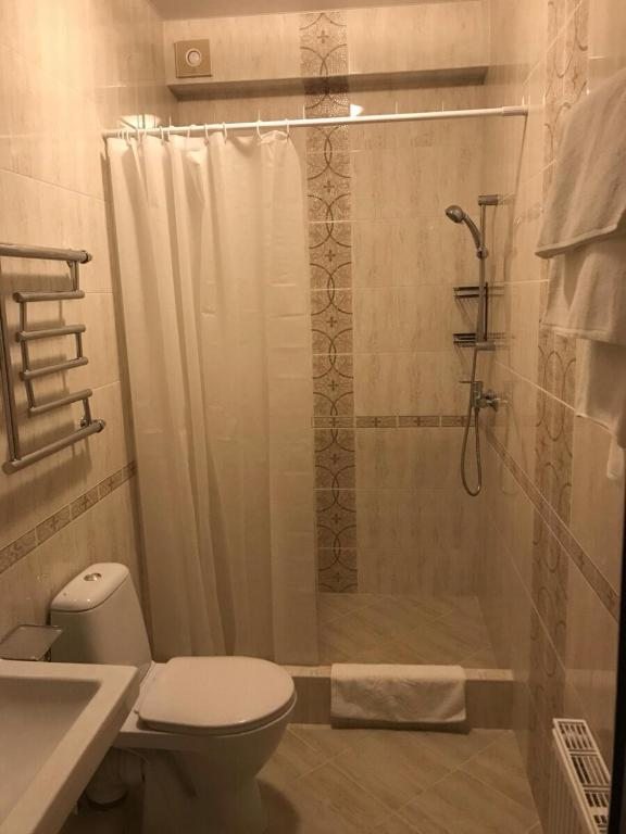 Трехместный (Трехместный номер с балконом), Гостевой дом Виктория на Ульянова