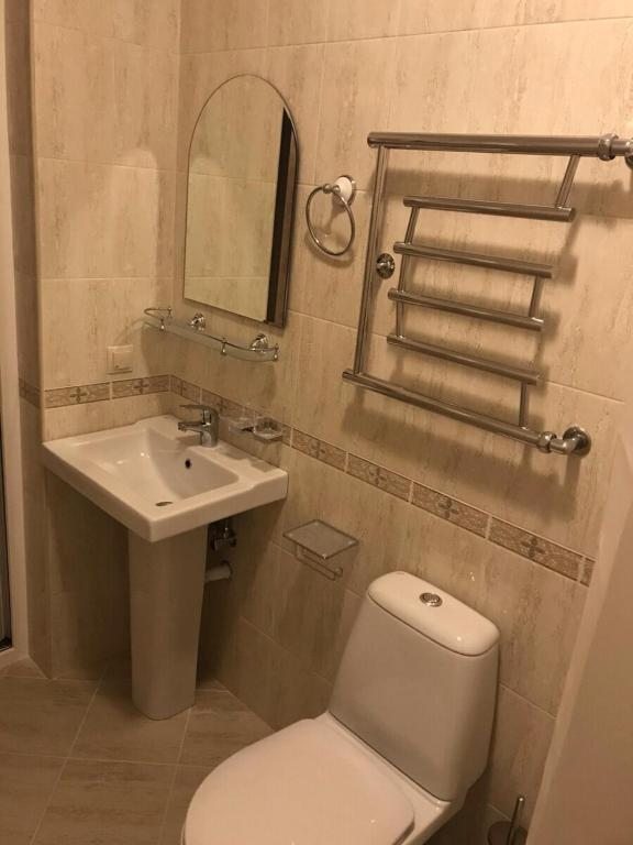 Трехместный (Трехместный номер с балконом), Гостевой дом Виктория на Ульянова