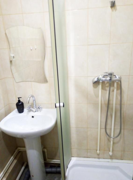 Номер (Односпальная кровать в общем номере), Гостиница Wings