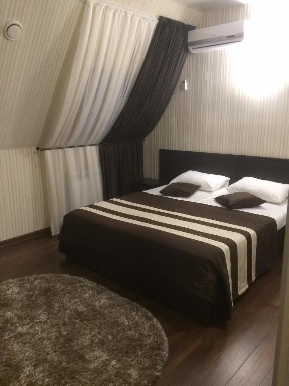 Двухместный (Улучшенный двухместный номер с 1 кроватью) гостевого дома на Академика Трибулина, Краснодар