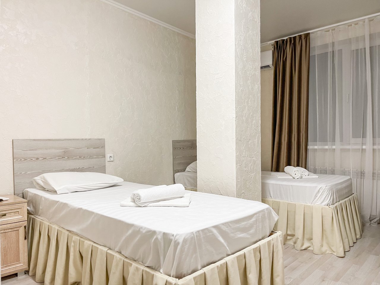 Двухместный (Стандарт с двумя односпальными кроватями) отеля Лабиринт, Краснодар