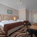 Трехместный (Джуниор Сюит), Отель Лабиринт