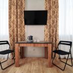 Люкс (Двухкомнатный с ванной), Отель Лабиринт