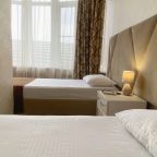 Трехместный (Улучшенный стандарт ( три раздельные кровати)), Отель Лабиринт