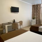 Трехместный (Улучшенный стандарт ( три раздельные кровати)), Отель Лабиринт