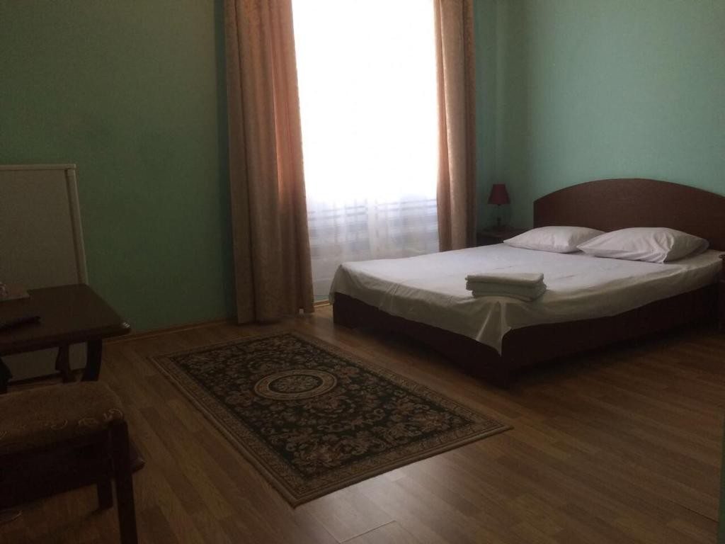 Двухместный (Двухместный номер эконом-класса с 1 кроватью) мини-гостиницы Звездный, Краснодар