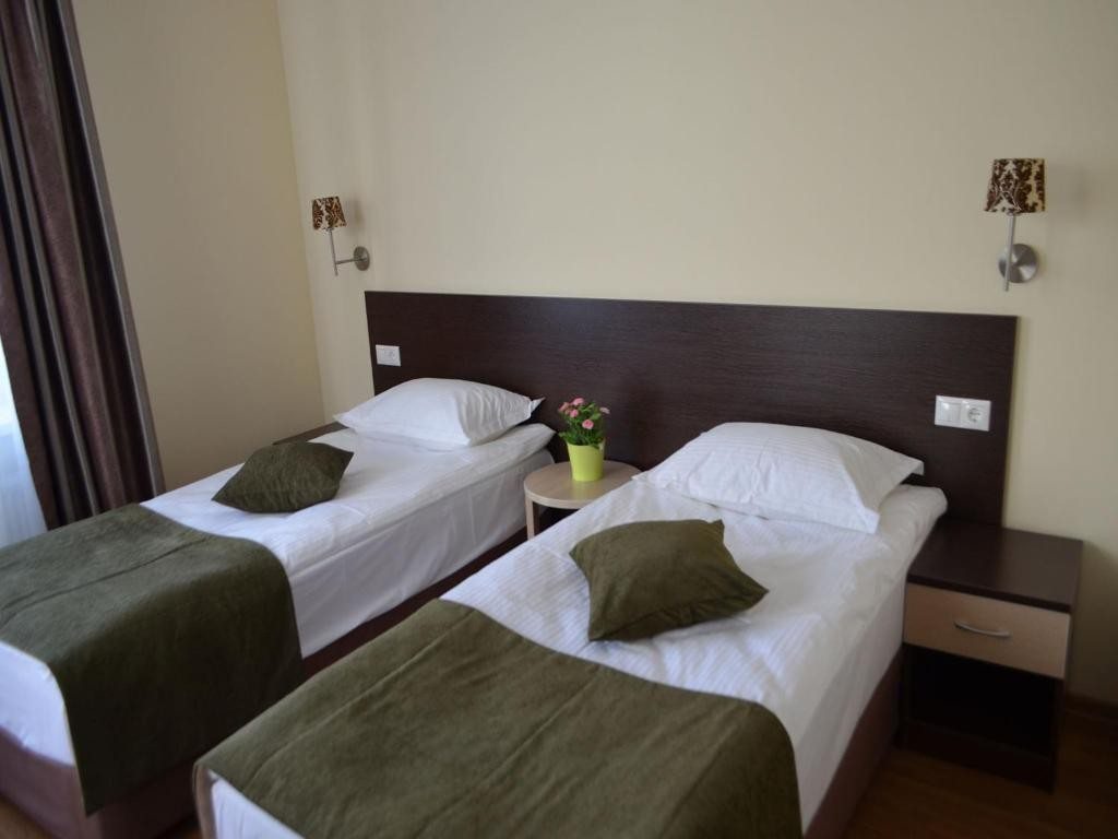 Двухместный (Двухместный номер с 2 отдельными кроватями и собственной ванной комнатой) гостевого дома Майский, Краснодар