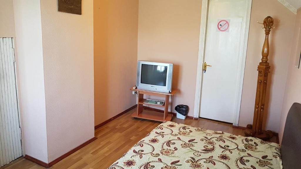 Одноместный (Небольшой одноместный номер) гостевого дома Маяк, Краснодар