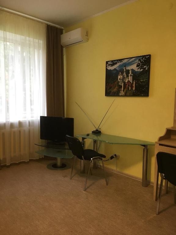 Двухместный (Бюджетный двухместный номер с 1 кроватью) гостиницы Труд, Краснодар