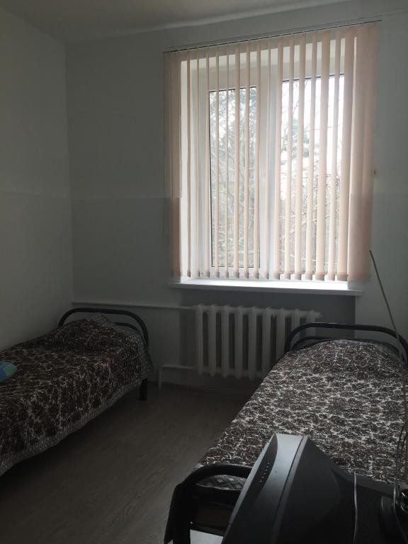 Двухместный (Двухместный номер с 2 отдельными кроватями и общим туалетом) гостиницы Труд, Краснодар