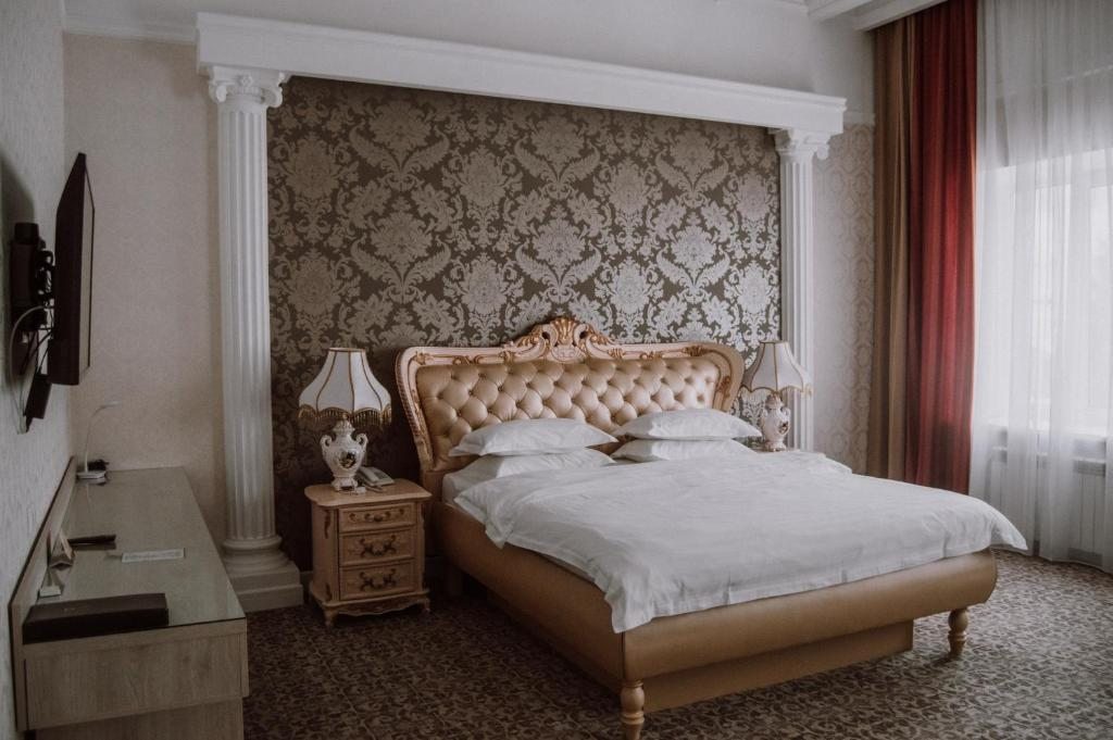 Сьюит (Люкс с 1 спальней) отеля Золотой Слон, Оренбург
