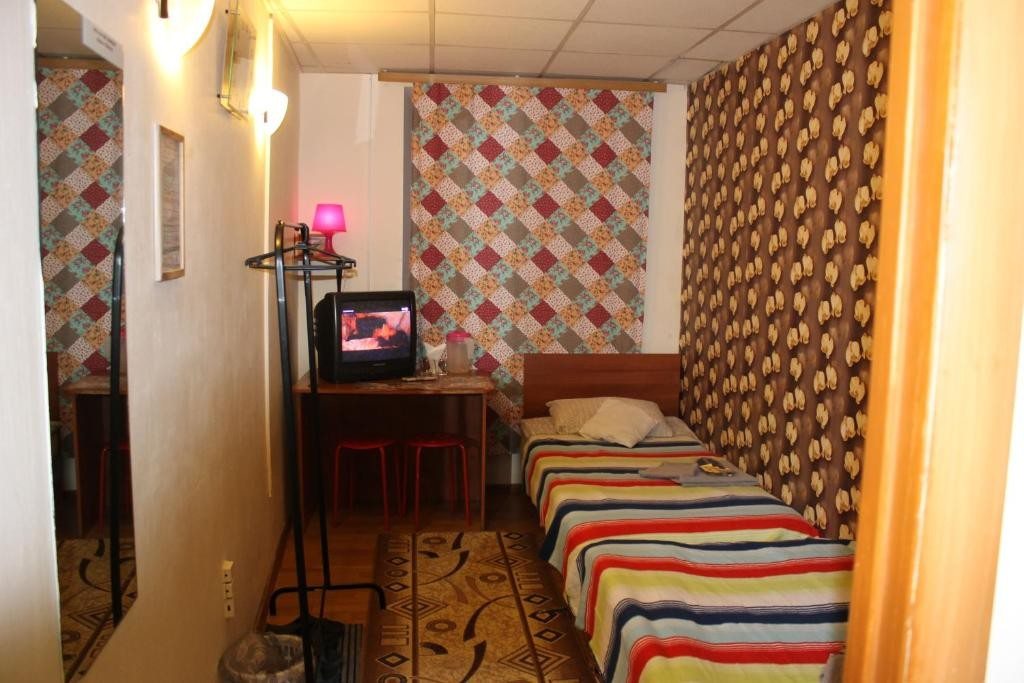 Двухместный (Двухместный номер с 2 отдельными кроватями и общей ванной комнатой) мини-гостиницы Северная корона, Санкт-Петербург