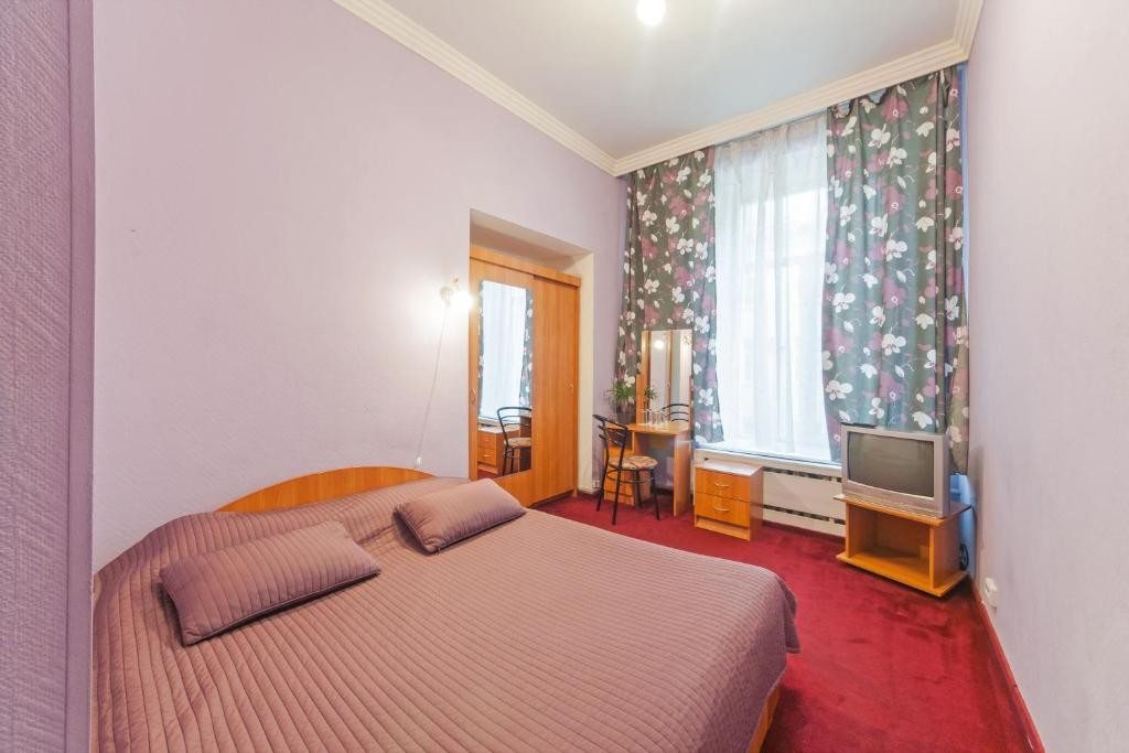 Двухместный (Стандартный двухместный номер с 1 кроватью и ванной) отеля Невский 72, Санкт-Петербург
