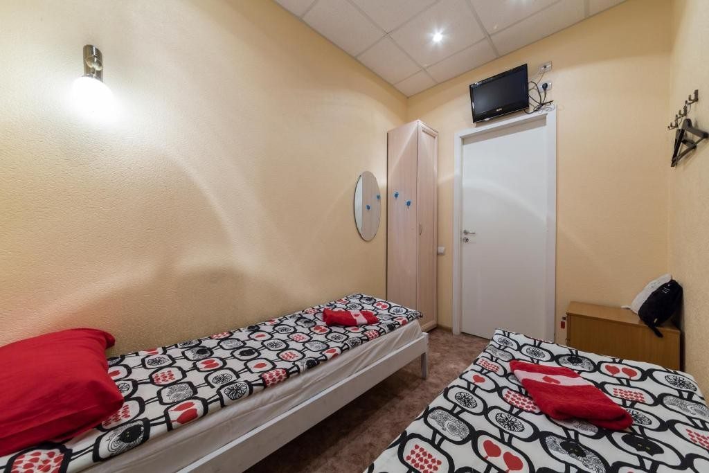 Двухместный (Двухместный номер с 1 кроватью или 2 отдельными кроватями, общая ванная комната) отеля Мишель, Санкт-Петербург