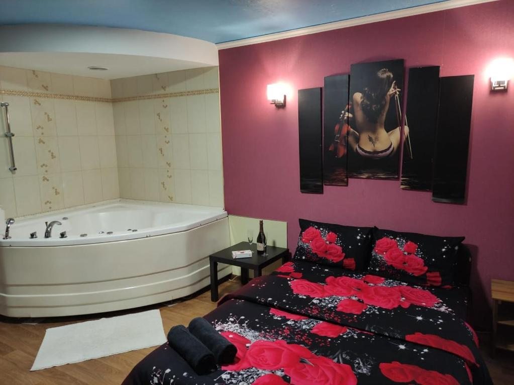 Двухместный (Двухместный номер с 1 кроватью и гидромассажной ванной) отеля Madison, Москва